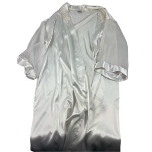 Dentelle LG silky white bathroom robe